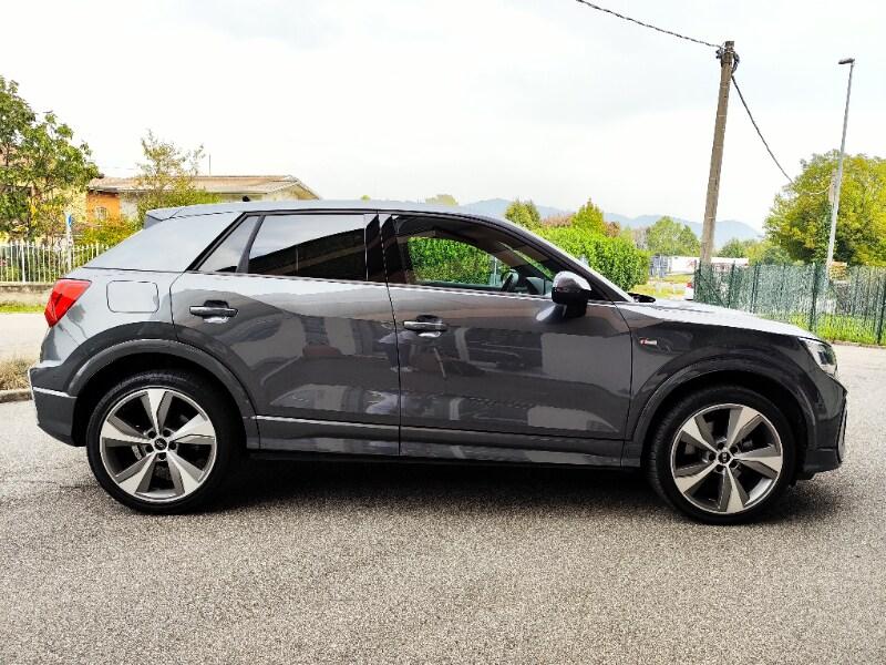 AUDI Q2 Q2 35 TDI quattro S tronic Identity Black