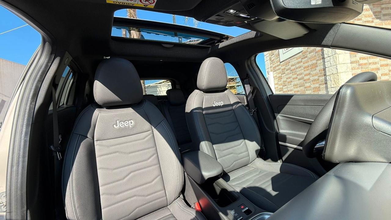 JEEP AVENGER BEV SUMMIT KM0 2026 TETTO APRIBILE