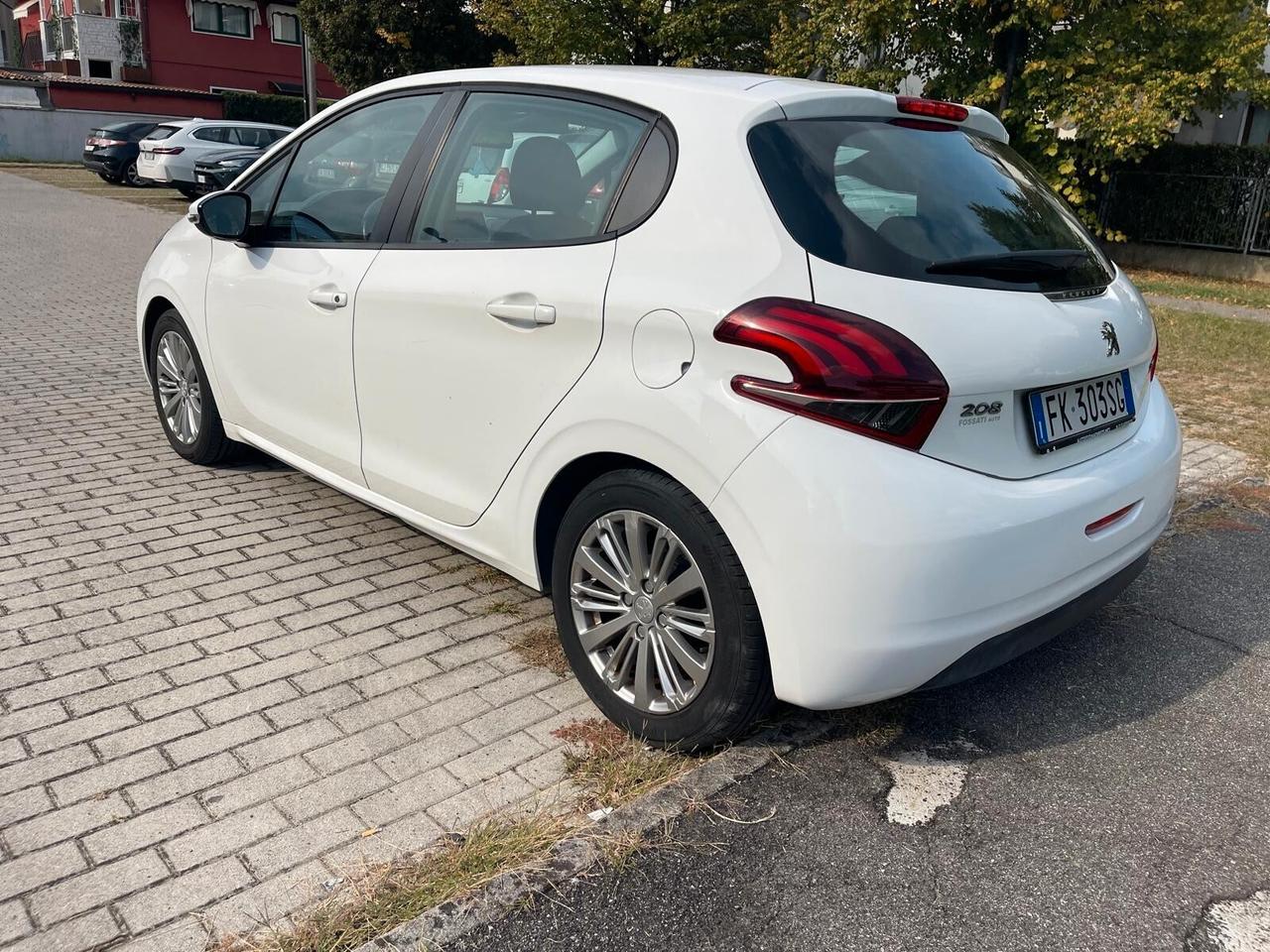 Peugeot 208 PureTech 82 5 porte Allure