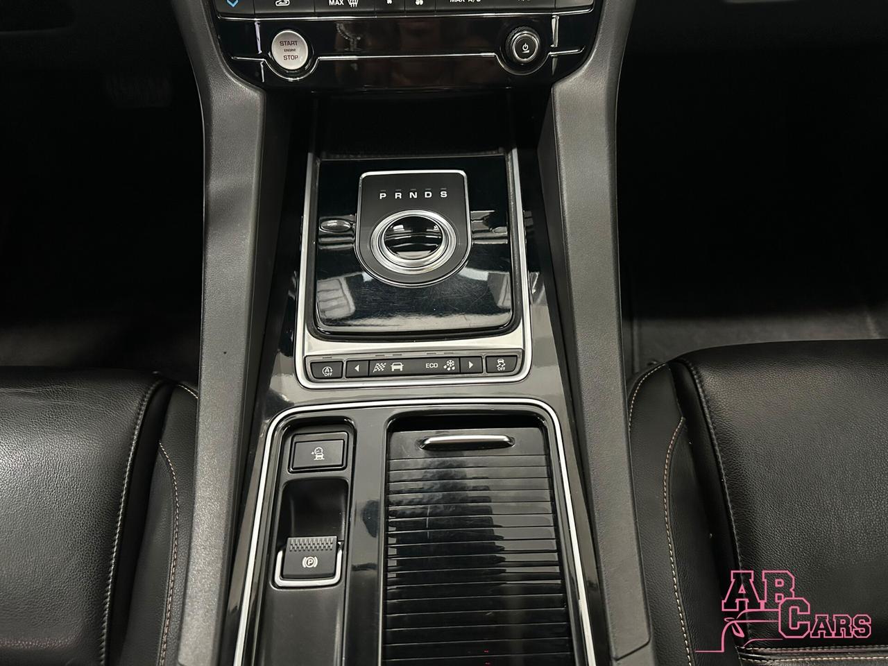 Jaguar F-Pace 2.0 D 180 CV AWD Portfolio
