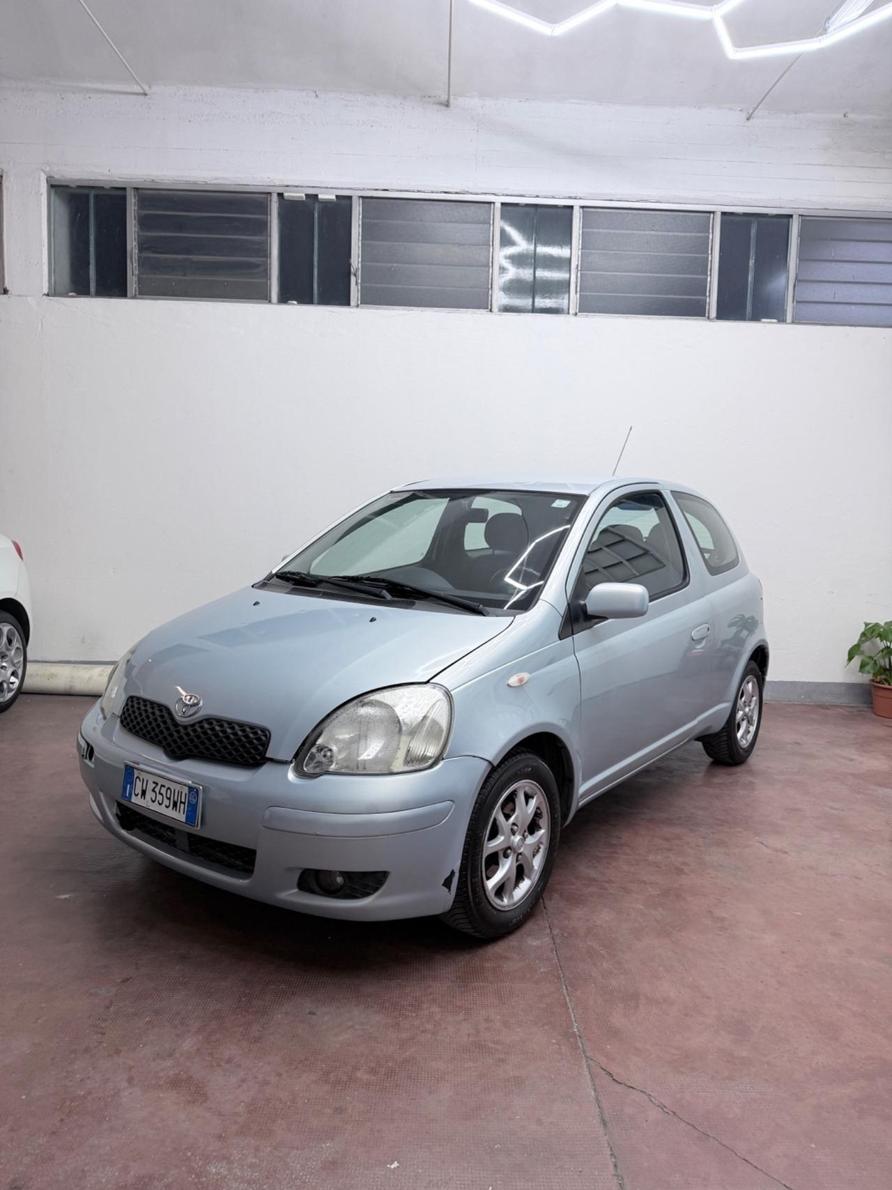 Toyota Yaris 1.0i 16V cat 3 porte Sol
