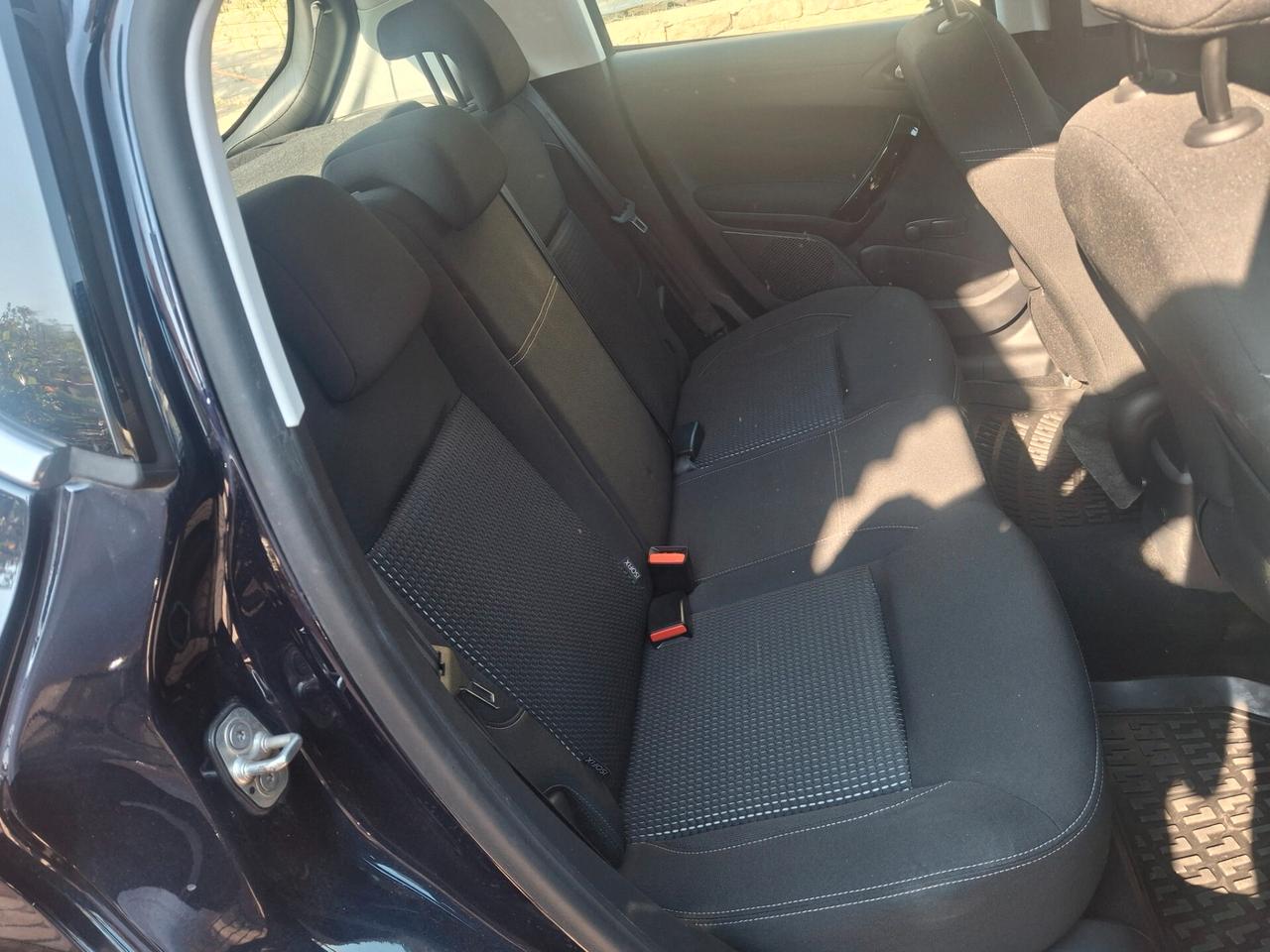 Peugeot 208 BlueHDi 75 5 porte Allure Neopatentati