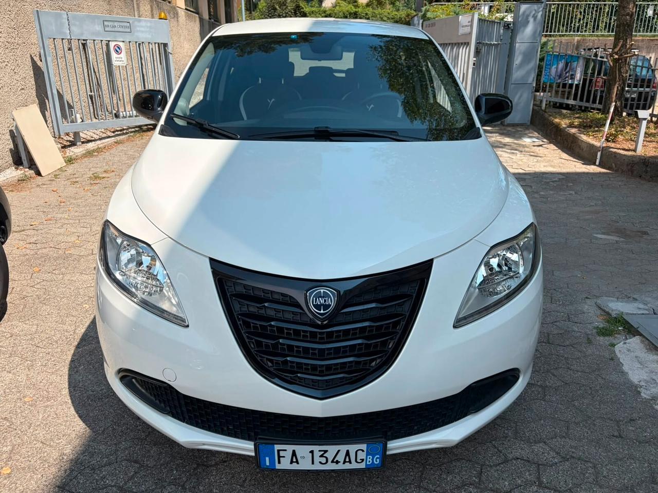Lancia Ypsilon 1.2 69 CV 5 porte Elefantino*EURO6*NEOPATENTATI