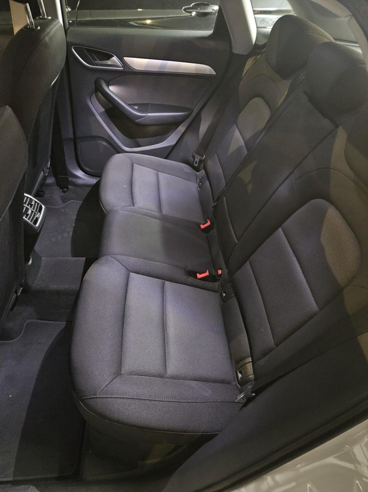 Audi Q3 2.0 TDI 120cv 88kw AUTOMATICA F1 TETTO