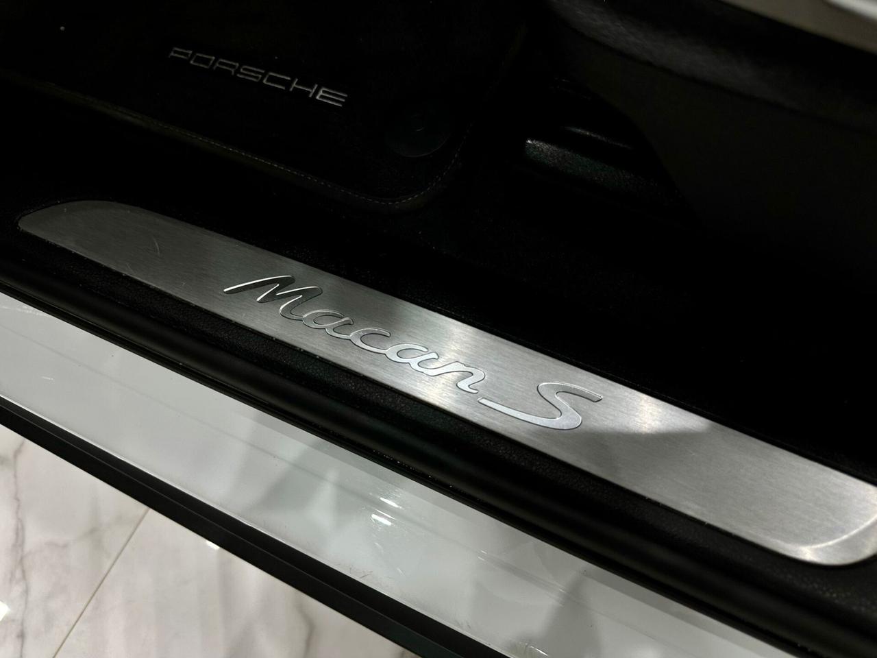 Porsche Macan diesel 3.0 diesel *Tetto apribile*