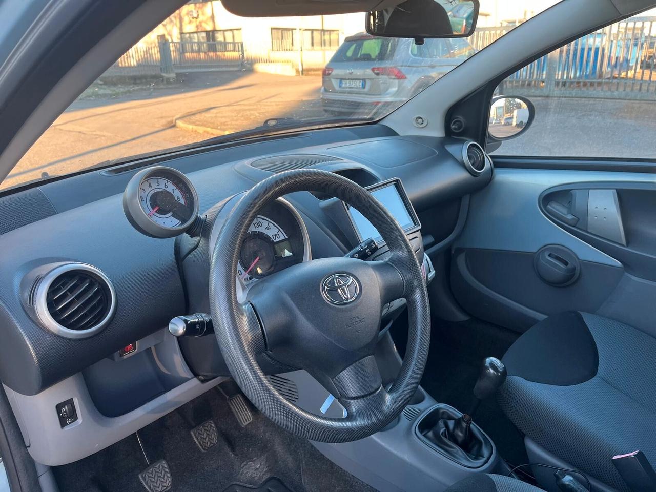 Toyota Aygo 1.0 12V VVT-i 5 porte Sol