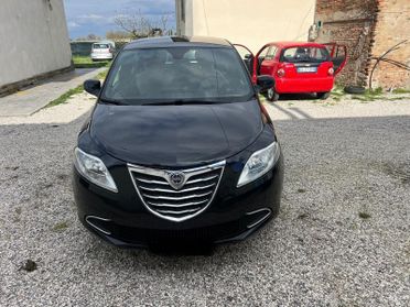 Lancia Ypsilon 0.9 TwinAir 85 CV 5 porte Metano Ecochic Elle