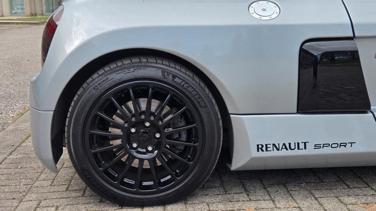 Renault Clio 3.0 V6 24V cat 3 porte Sport