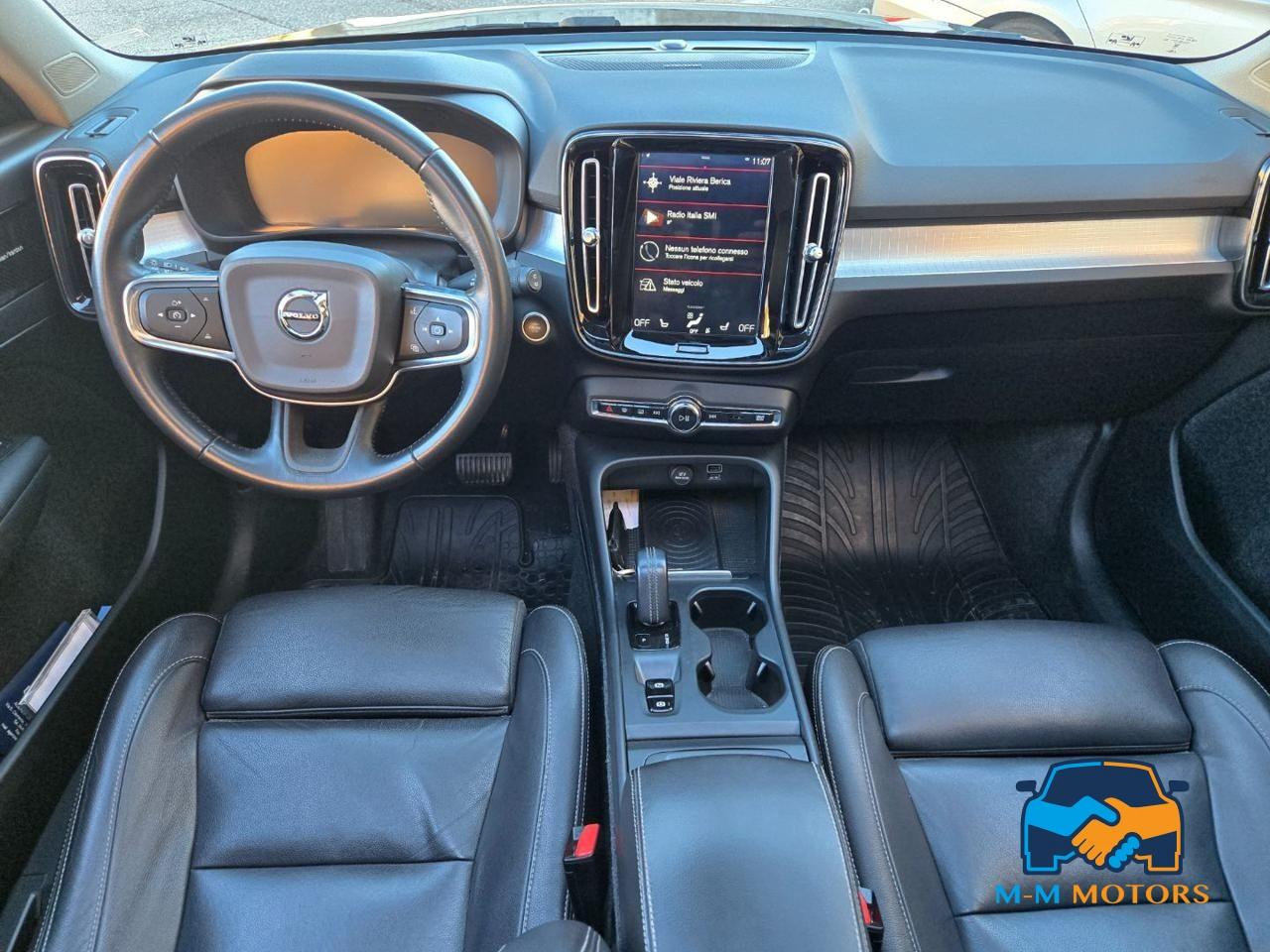 VOLVO XC40 D4 AWD Geartronic Momentum