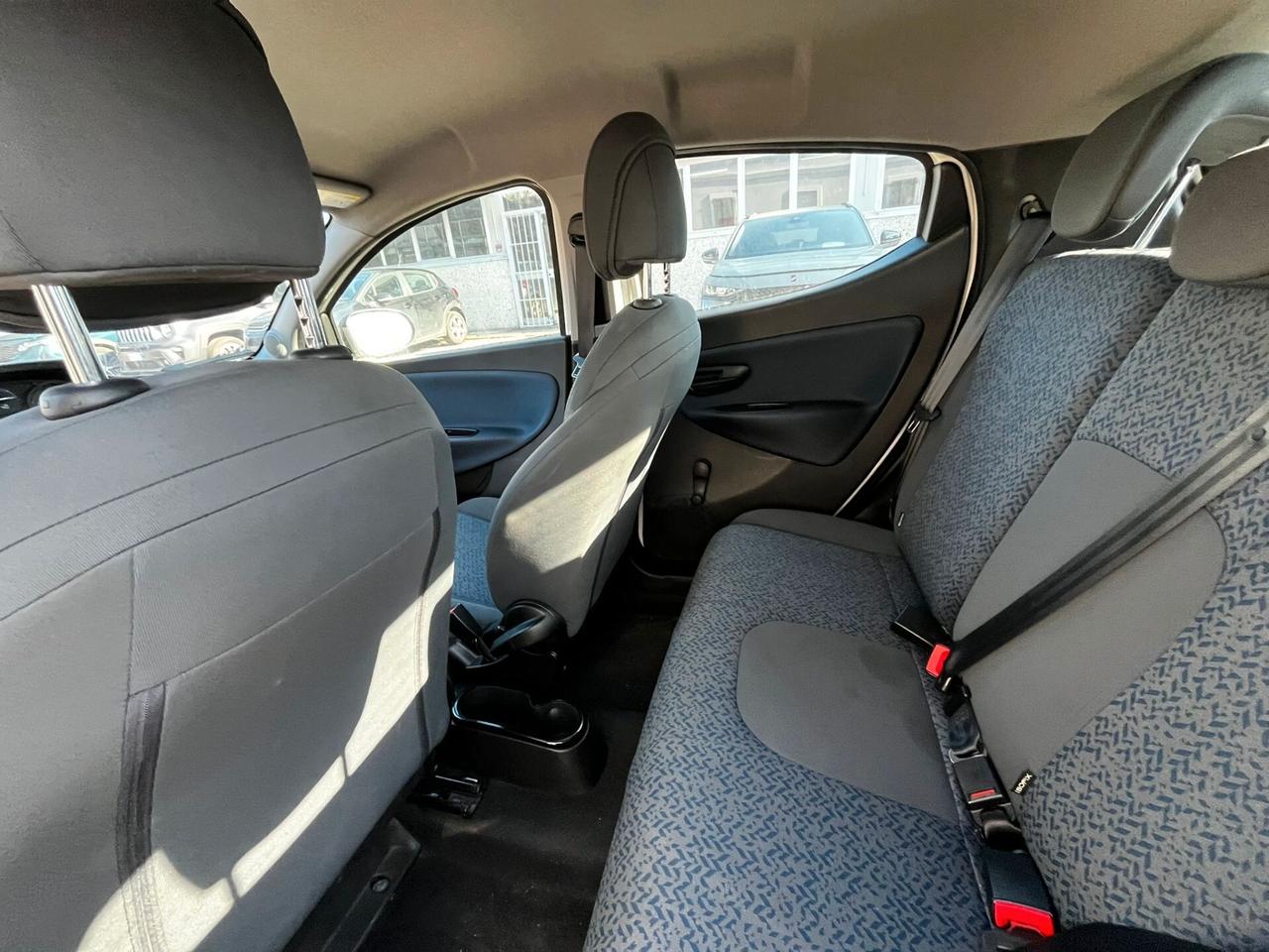 Lancia Ypsilon 1.0 FireFly 5 porte S&S Hybrid Gold