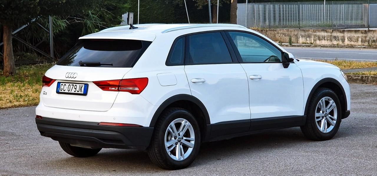 Audi Q3 35 TDI S tronic Business