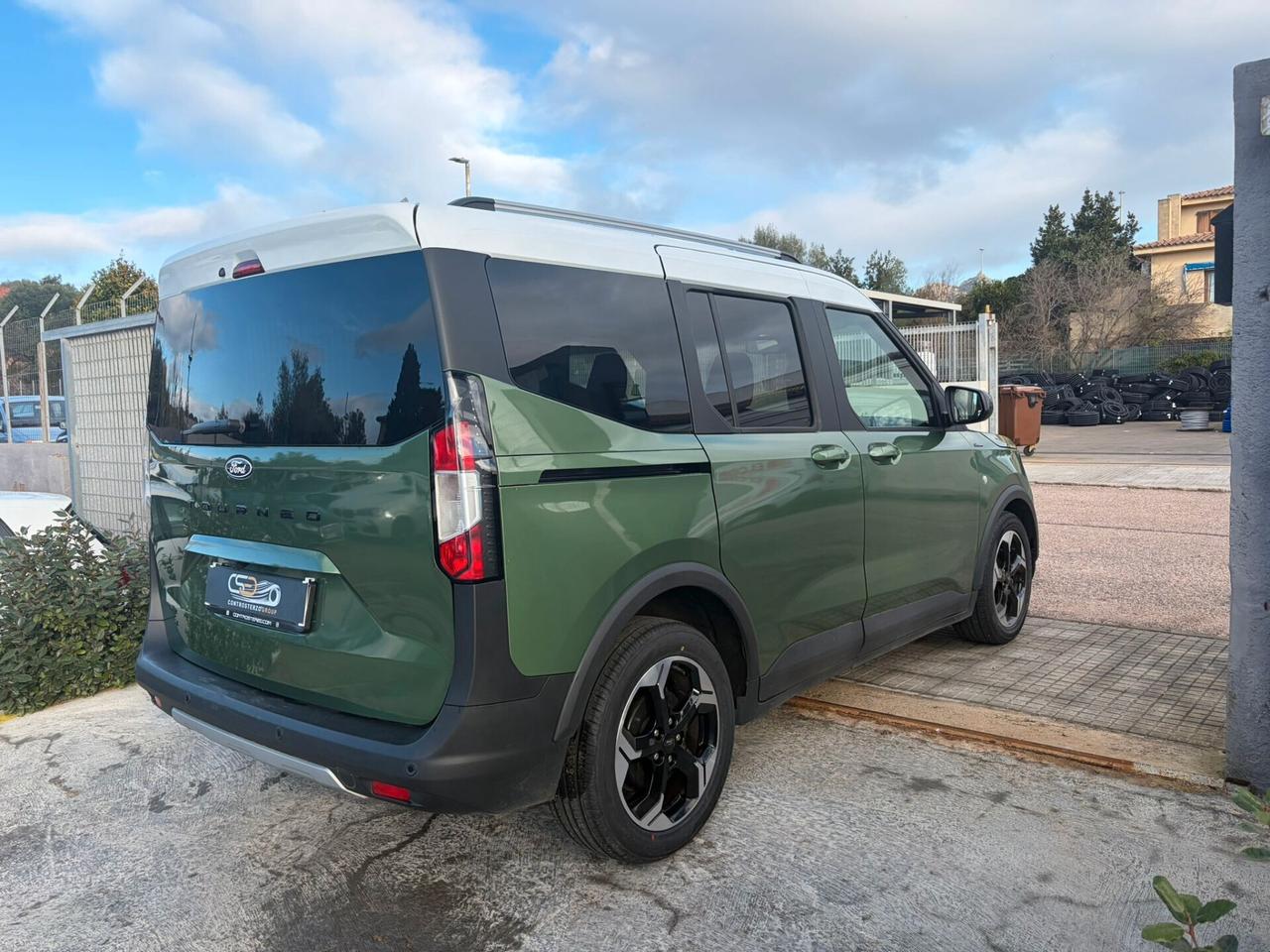 Ford Tourneo Courier FULL