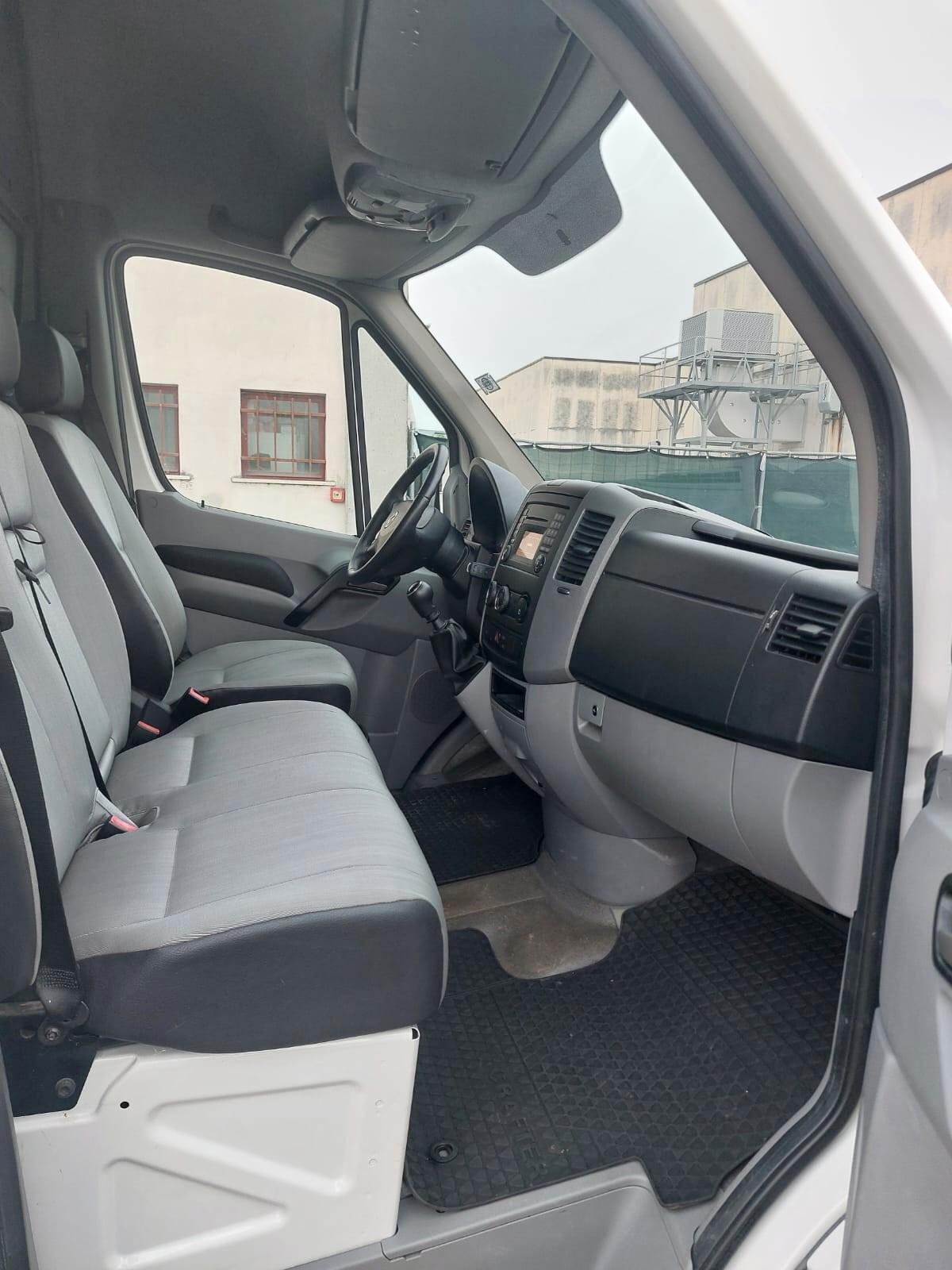 Volkswagen Crafter 35 L2H3 163cavali 42700 chilometri!!!