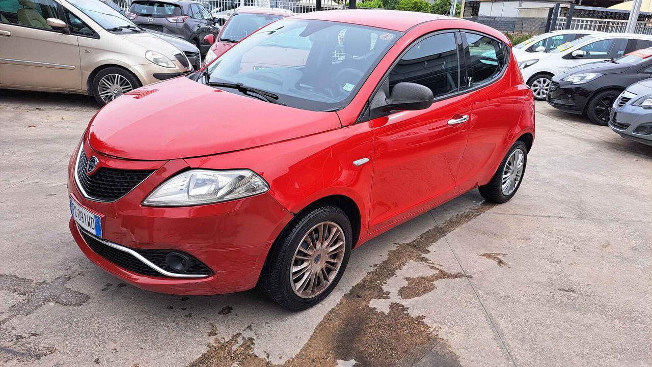 Lancia Ypsilon 1.3 MJT 16V 95 CV S&S Silver