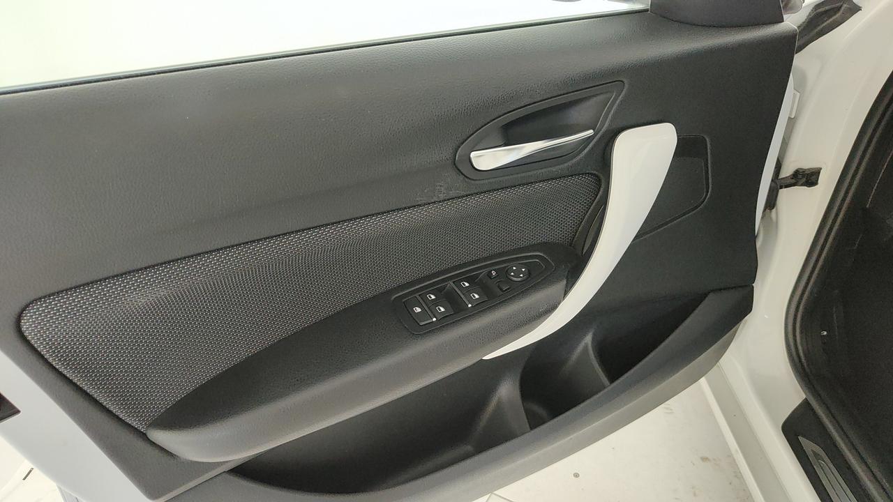 BMW Serie 1 F/20-21 2015 - 116d Urban 5p auto
