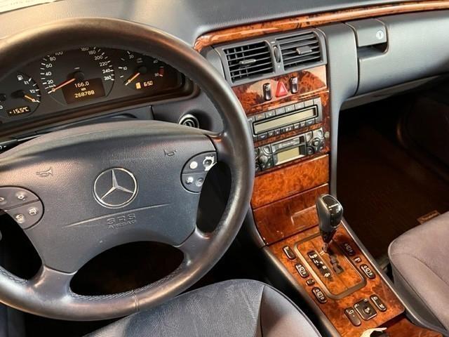 Mercedes-benz E 200 E 220 CDI EXECUTIVE