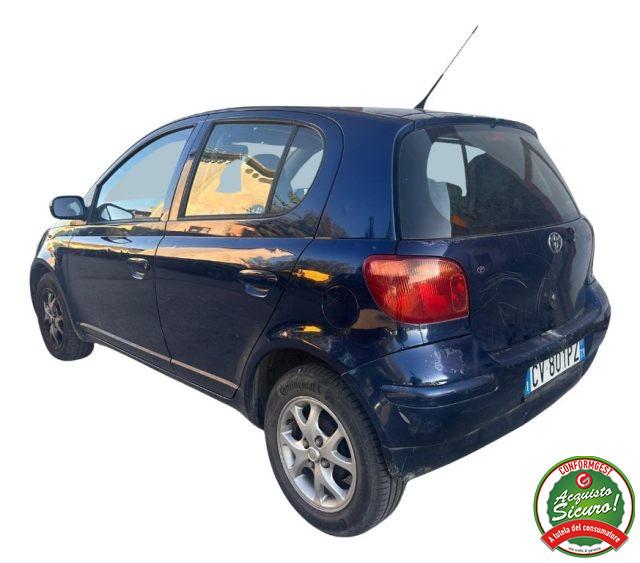 TOYOTA Yaris 1.3i 16V cat 5 porte Sol