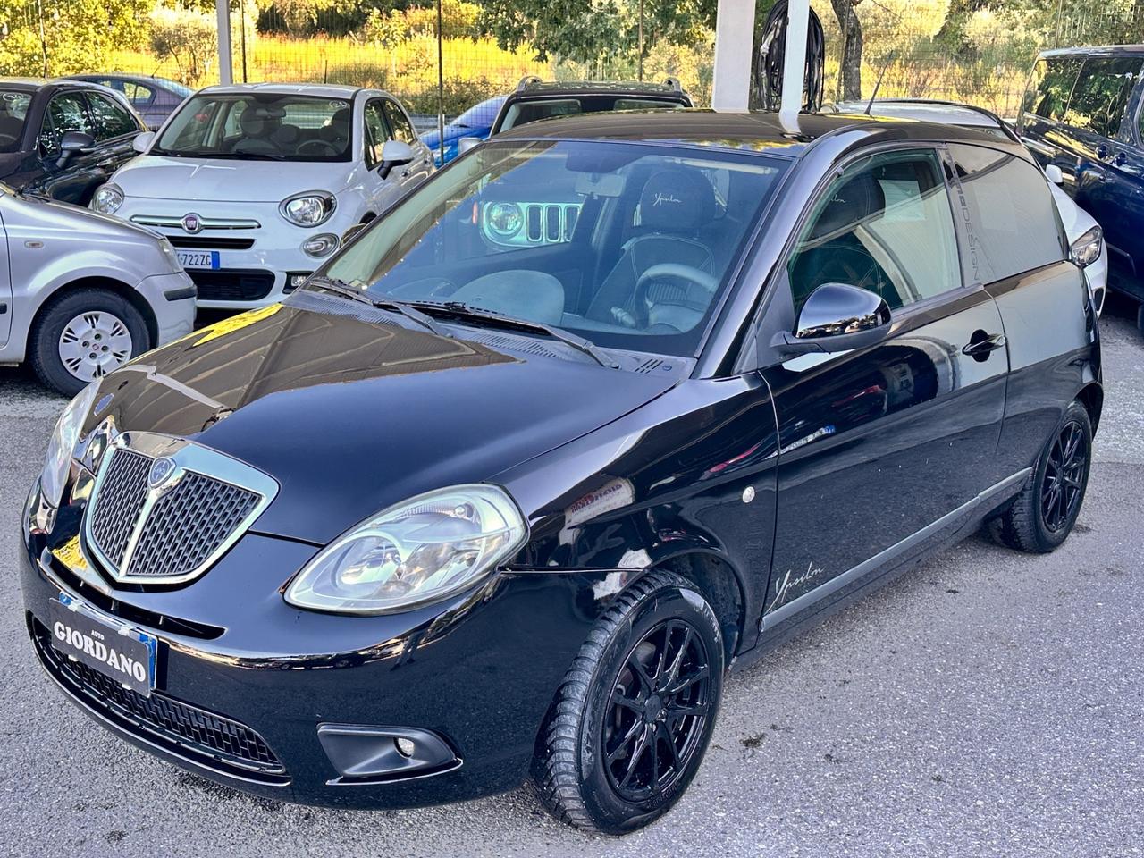 Lancia Ypsilon 1.3 MJT 90 CV MomoDesign
