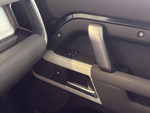 LAND ROVER Defender 110 3.0D I6 250 CV AWD Auto Hard Top X-Dynamic SE