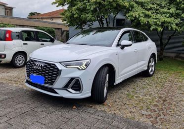 Audi Q3 35 TDI 150 Cv S tronic S line edition TETTO LED AMBIENT