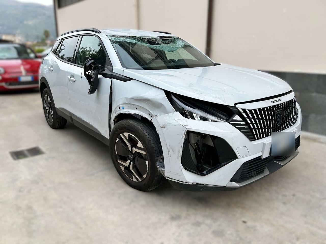 PEUGEOT 2008 1.2 Benzina 100CV - 2023 Incidentata