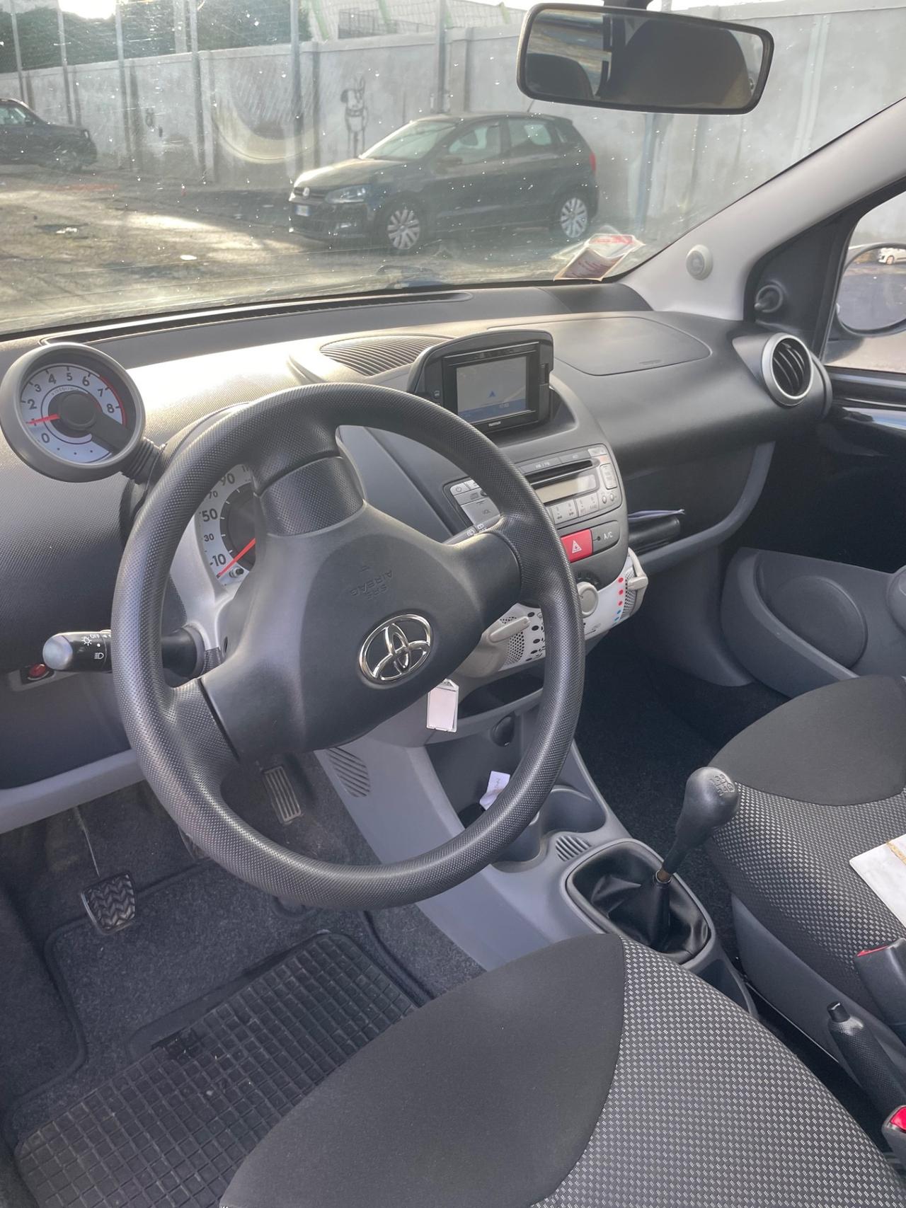 Toyota Aygo 1.0 12V VVT-i 5 porte Lounge Connect MMT
