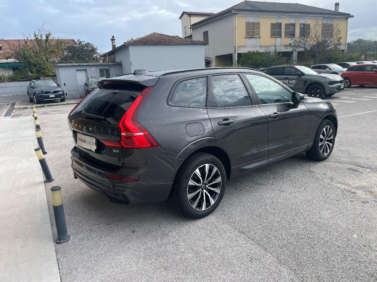 VOLVO - XC60 - B4 automatico Plus Dark