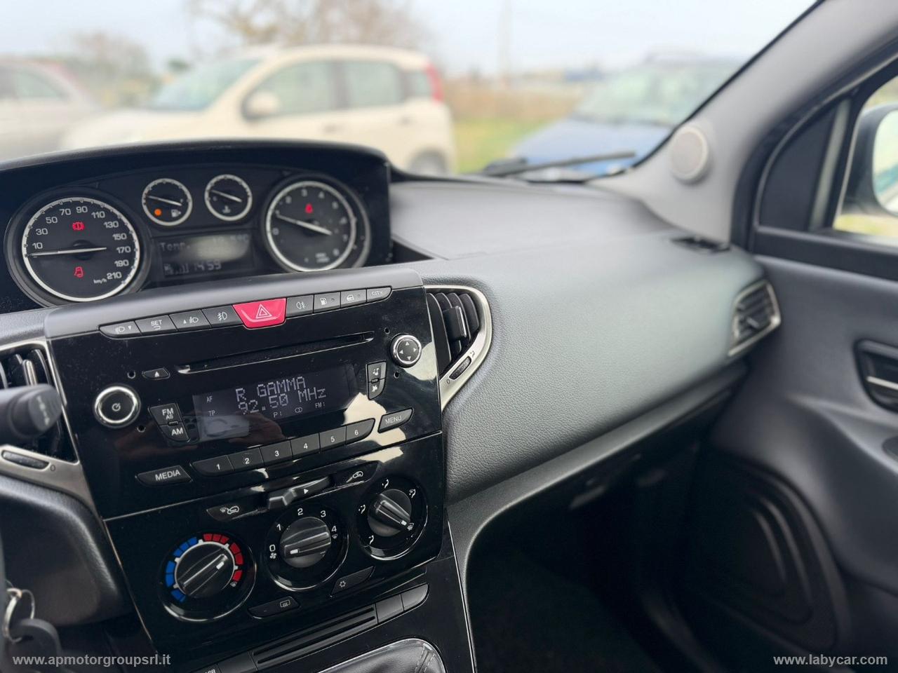 LANCIA Ypsilon 0.9 T.Air 85CV 5p. Met.Ec. Gold