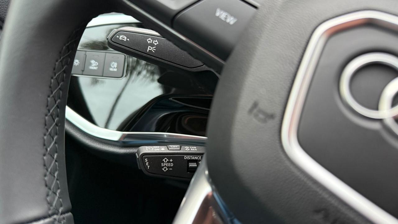 AUDI Q3 SPB 35 TDI IDENTITY BLACK KM0 2024 TETTO APRIBILE