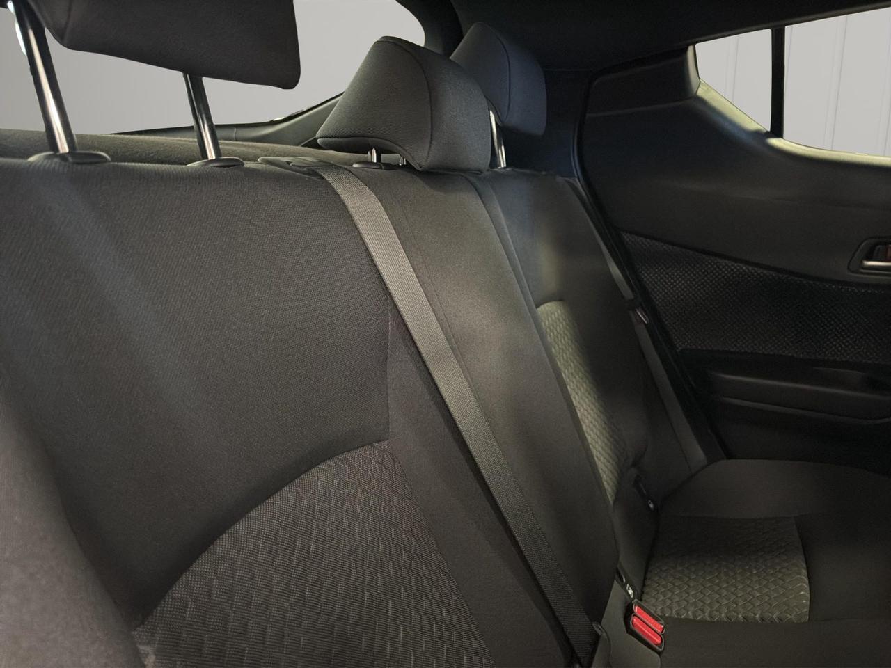 Toyota C-HR 1.8h Trend e-cvt