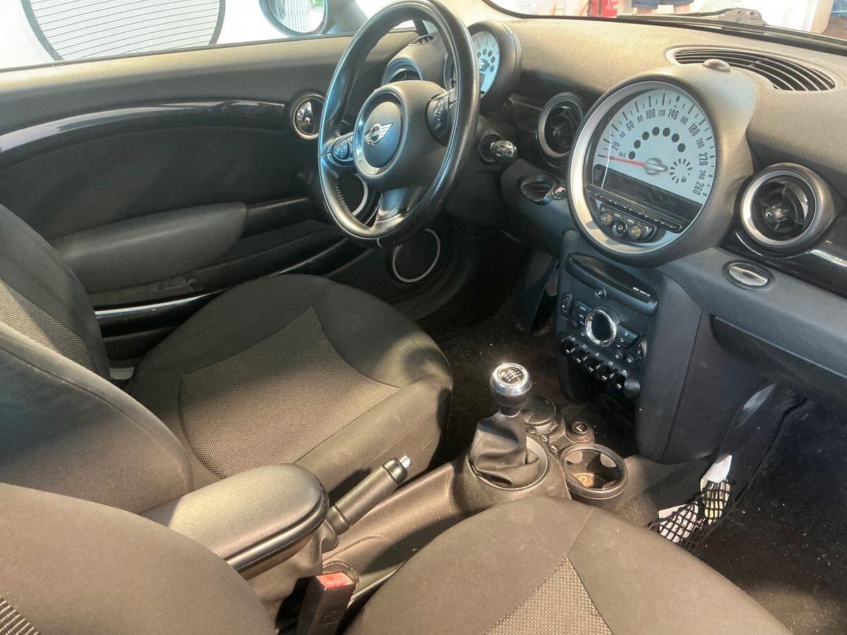 Mini 1.6 16V Cooper D soli 100.000km