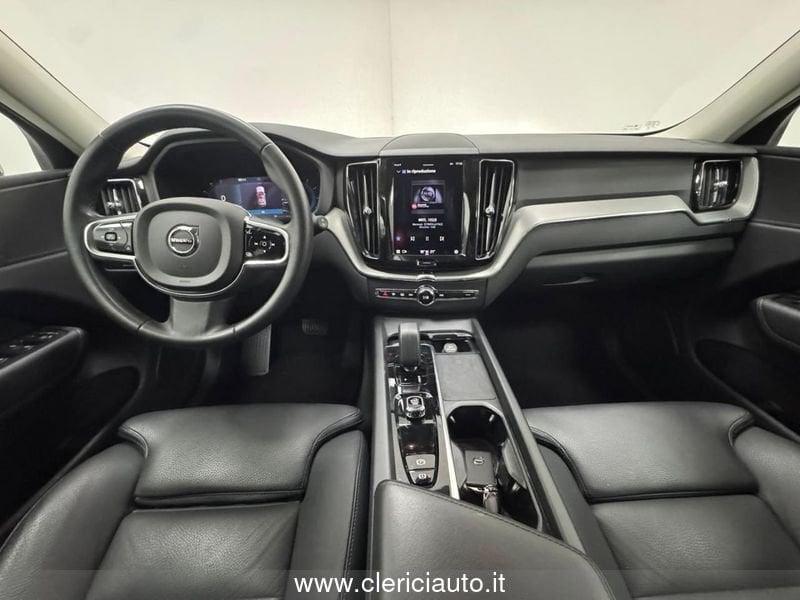 Volvo XC60 B4 (d) AWD automatico Plus Dark