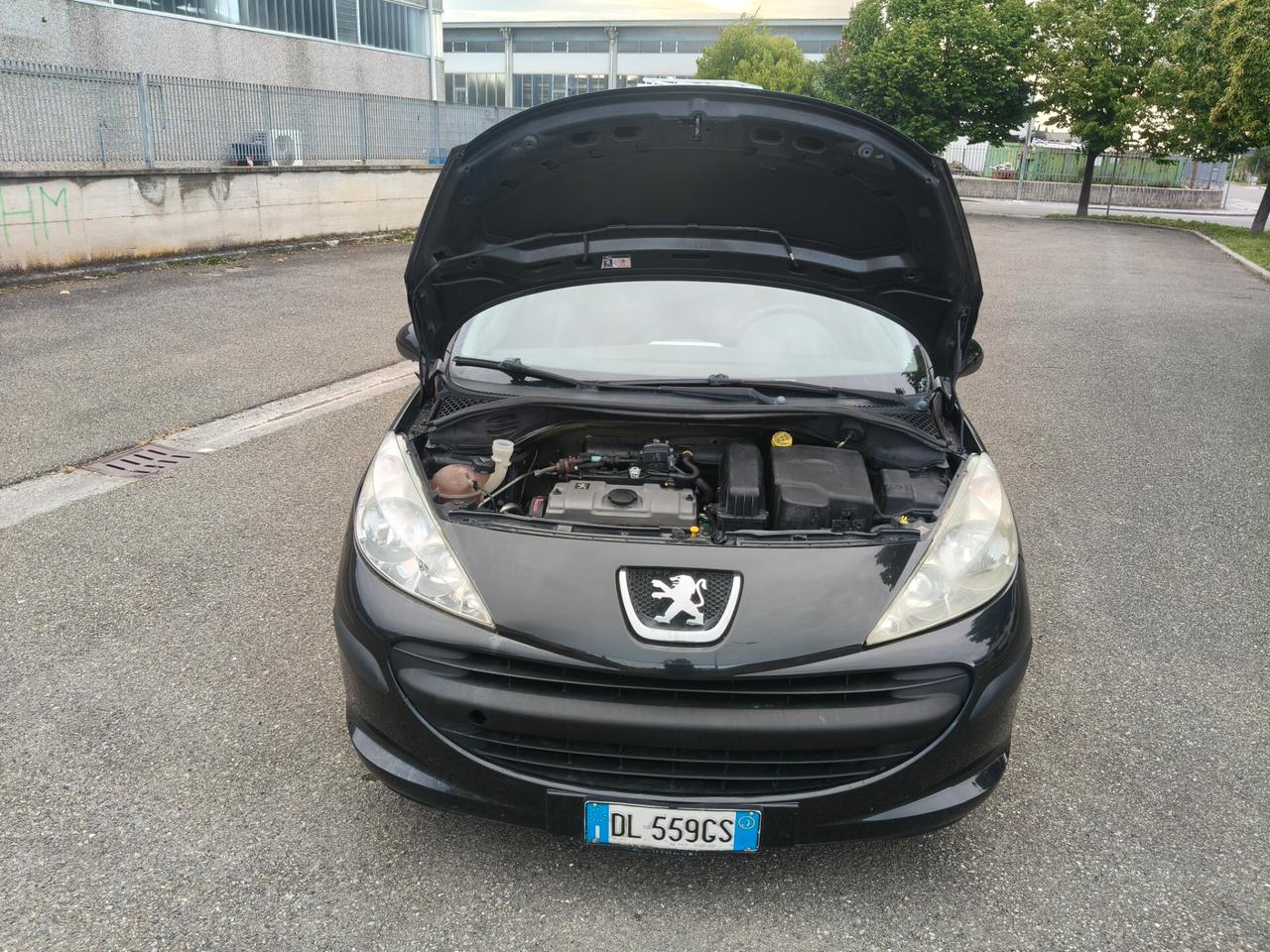 Peugeot 207 1.4 3 porte PER NEOPATENTATI