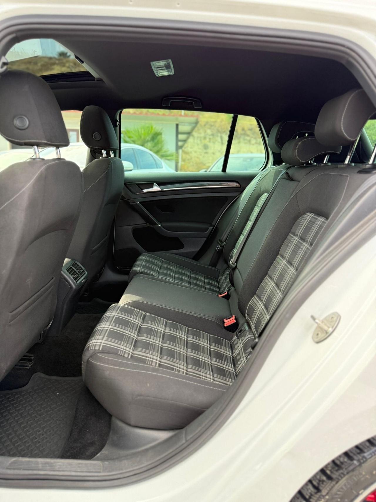 Volkswagen Golf GTD 2.0 TDI DSG 5p. BlueMotion Technology