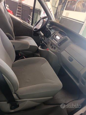 Opel Vivaro 27 2.5 CDTI/135CV PC-TN Combi