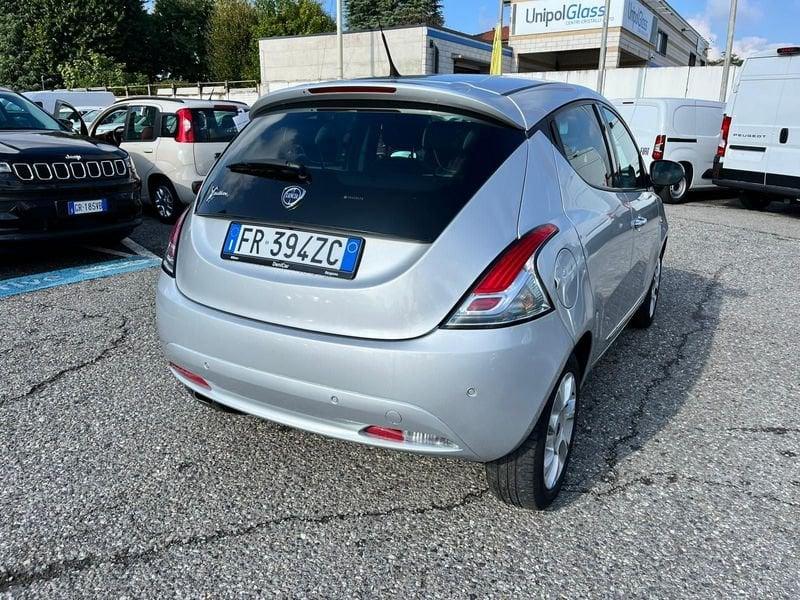 Lancia Ypsilon 1.2 69 CV 5 porte S&S Platinum