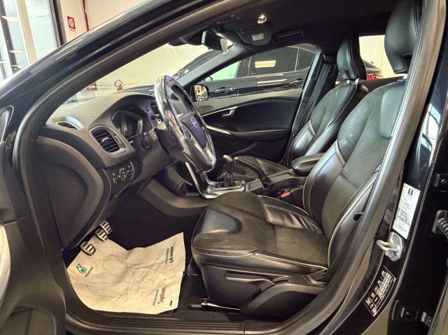 VOLVO V40 V40 II1.6 d2 R-design Kinetic (r-design)