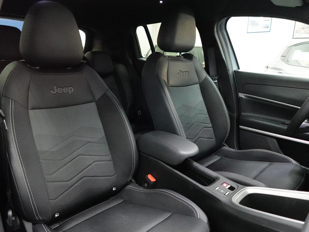 Jeep Avenger 1.2 E-HYBRID 110 CV EDCT6 MHEV SUMMIT