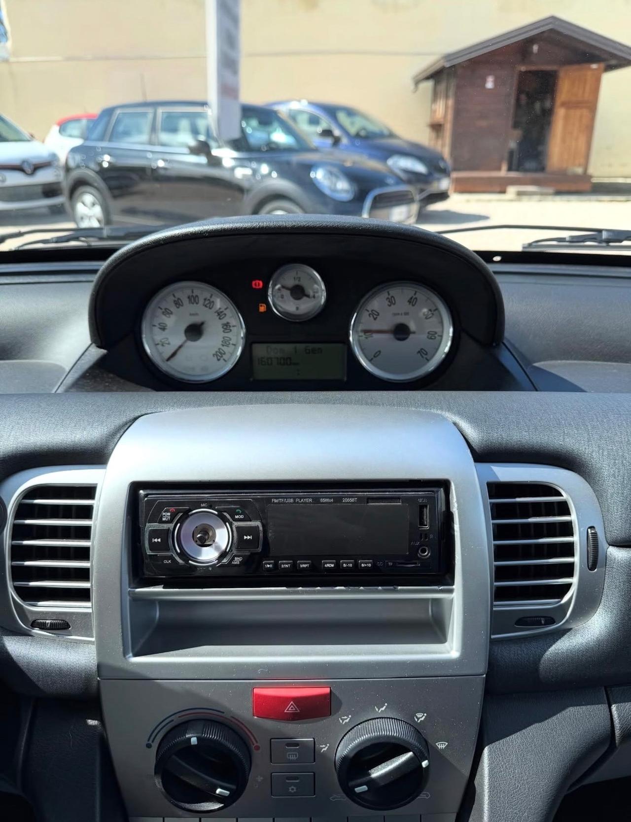Lancia Ypsilon 1.2 Oro Bianco