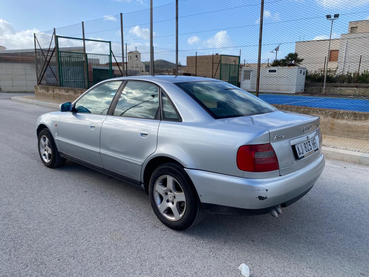 Audi A4 1.9 TDI cat Advance