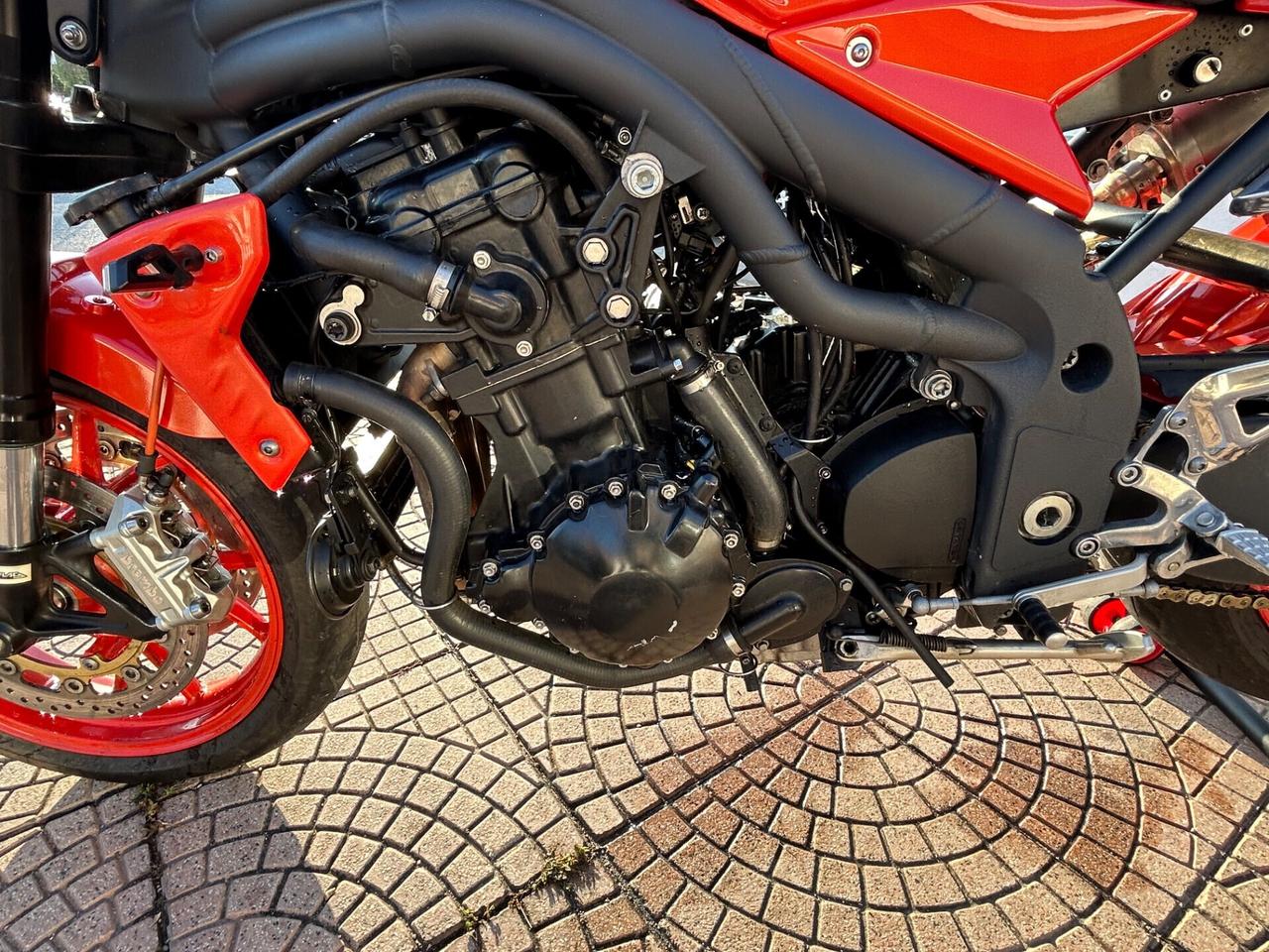 triumph speed triple 1050