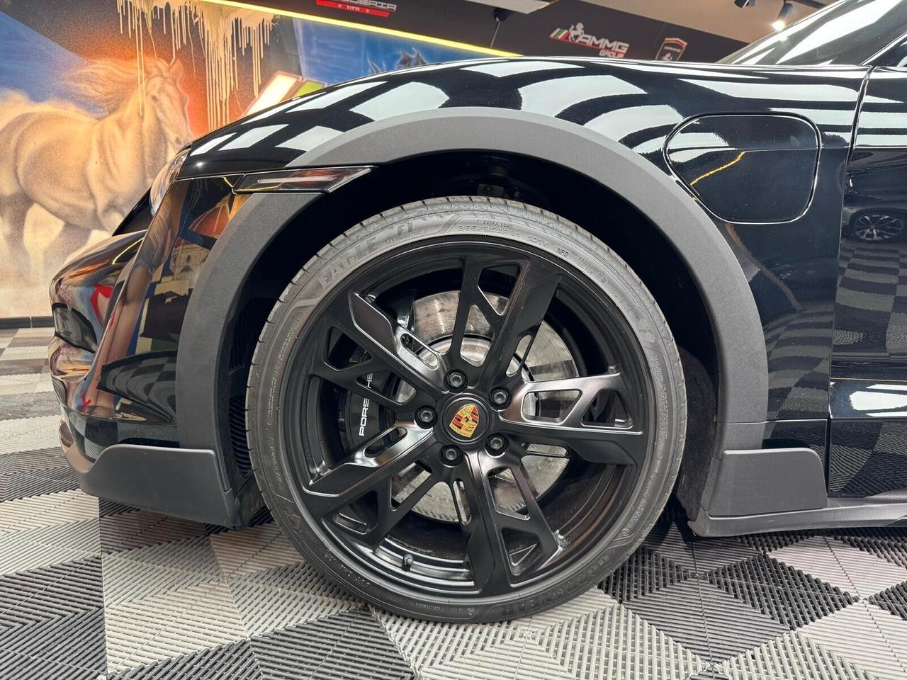 Porsche Taycan Turbo Cross Turismo (019)