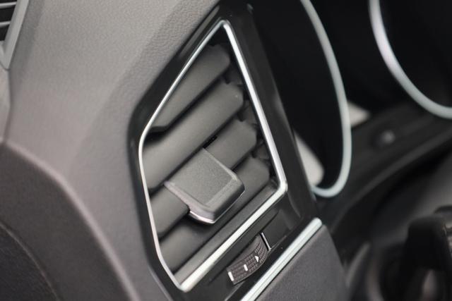 VOLKSWAGEN Tiguan 2.0 TDI SCR Life