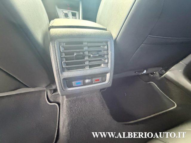 VOLKSWAGEN Golf 2.0 TDI 150 CV DSG SCR R-Line