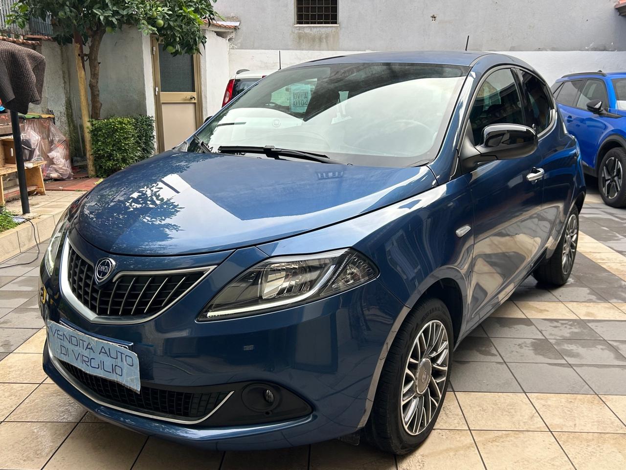 Lancia Ypsilon 1.0 FireFly 5 porte S&S Hybrid Ecochic Gold