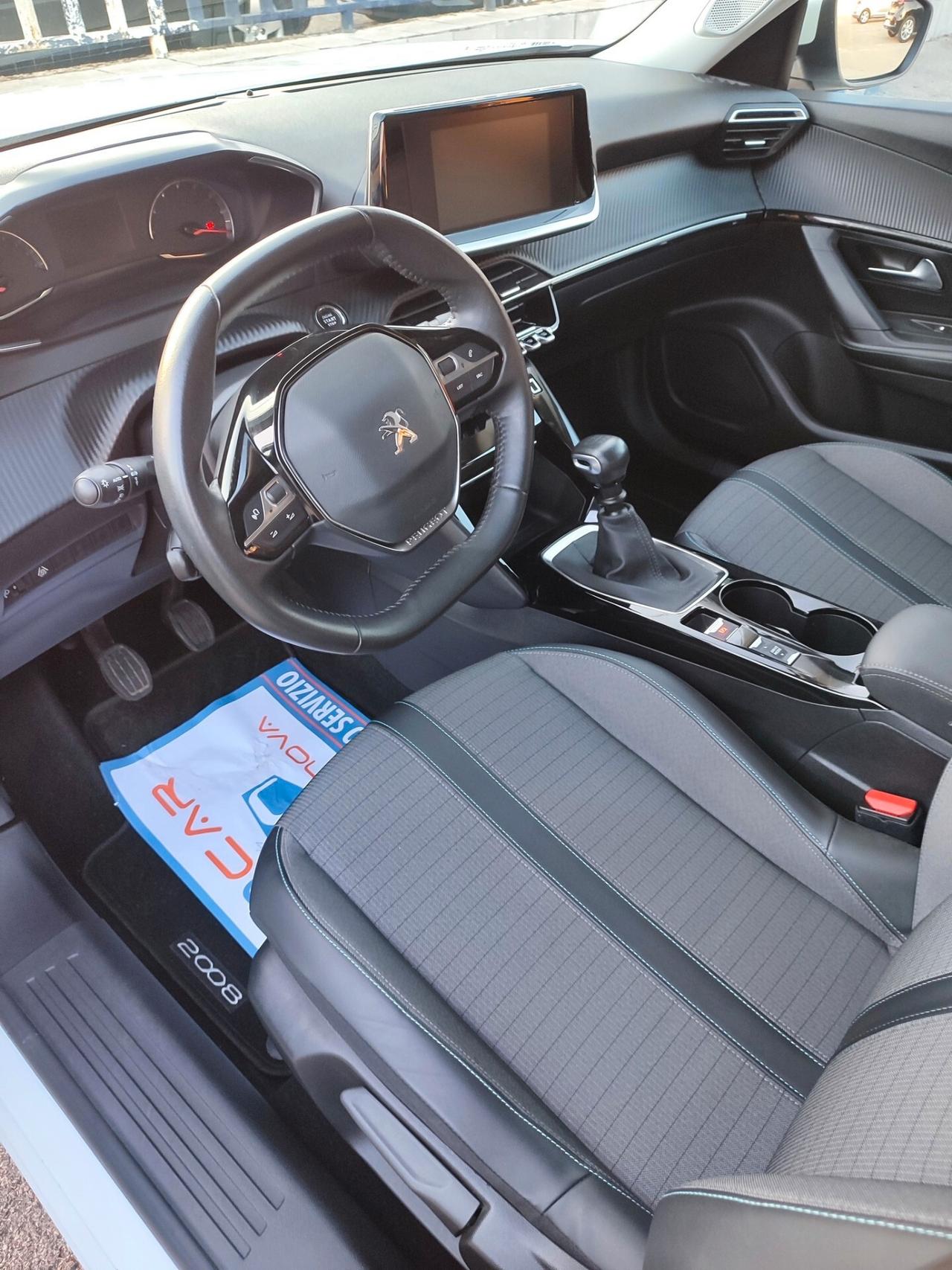 Peugeot 2008 1.2 bz Allure con 25.000 chilometri