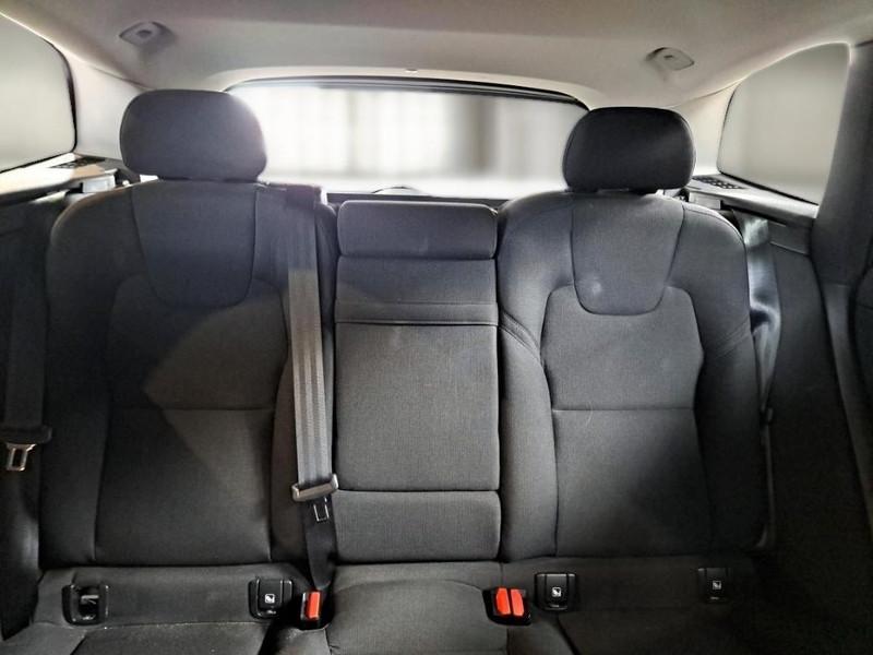VOLVO XC60 B4 D AWD automatico Momentum Pro