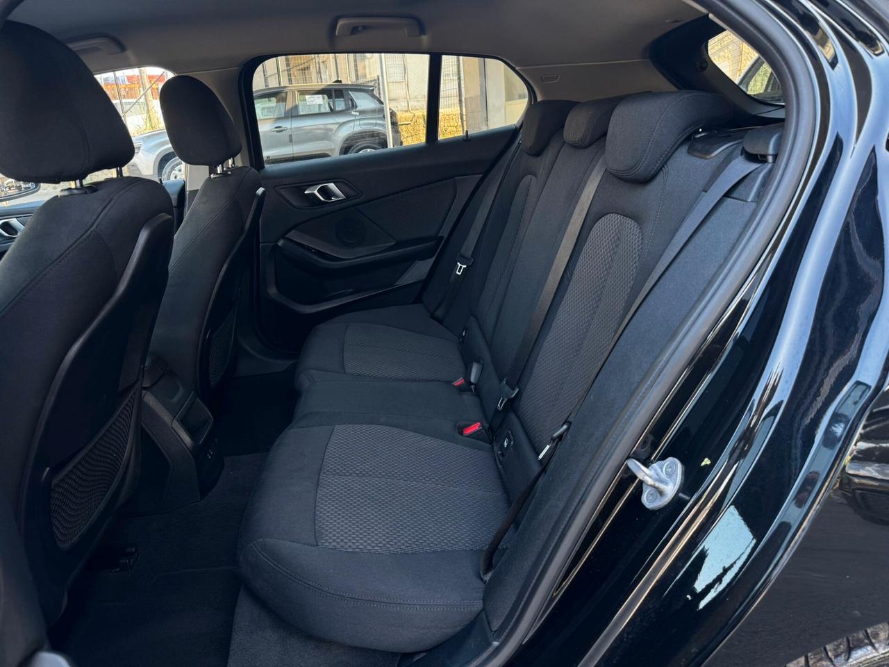 Bmw 116 116d 5p. Advantage