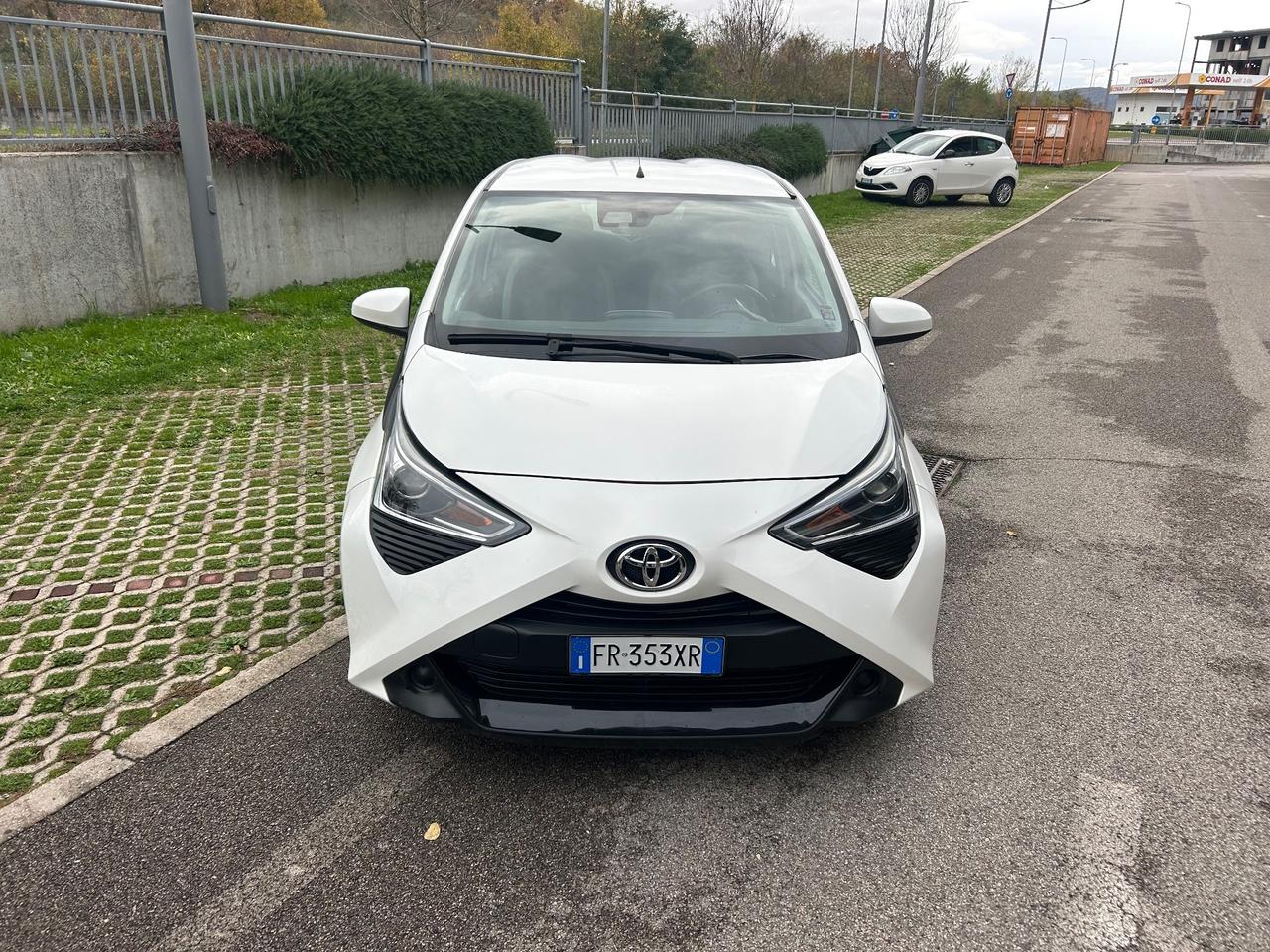 Toyota Aygo 1.0 VVT-i 72 CV 5 porte x-cool