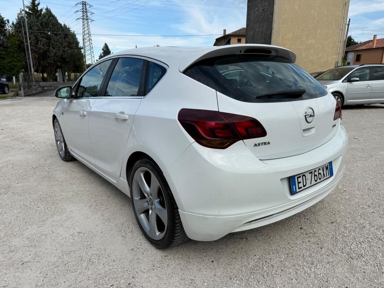 Opel Astra 1.7 CDTI 110CV UNICO SPORT OPC